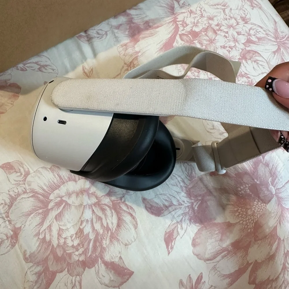 Meta Quest 2 VR Headset - White